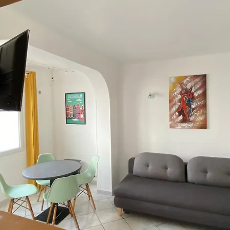 Rdc Proche De La Apartment
